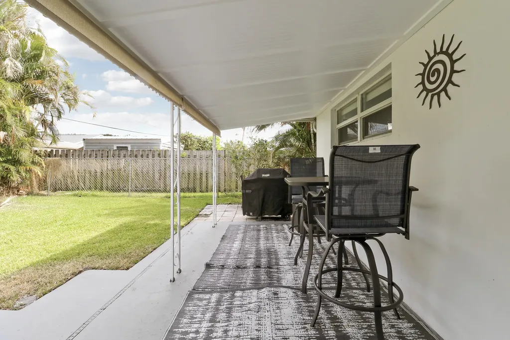 1518 Summer Avenue Jupiter FL 33469