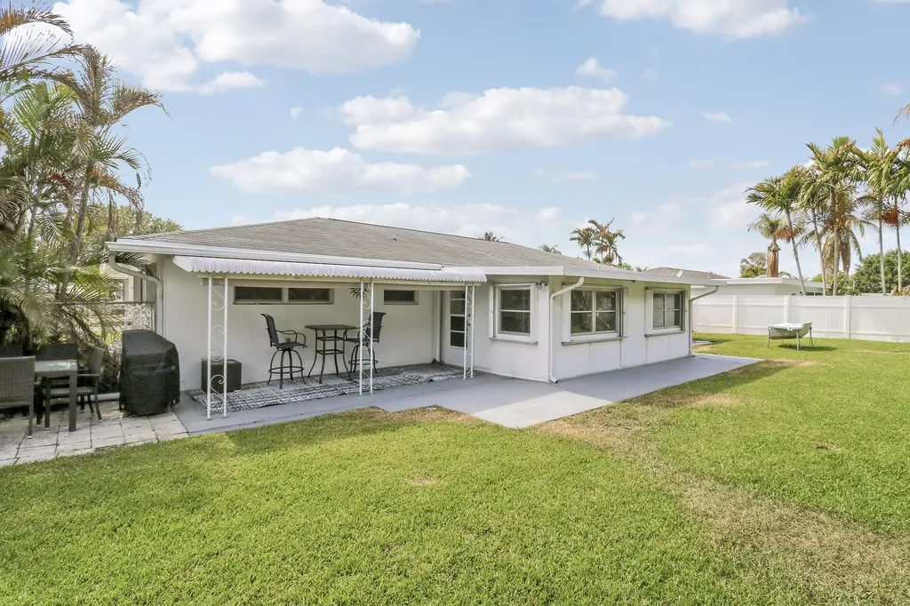 1518 Summer Avenue Jupiter FL 33469