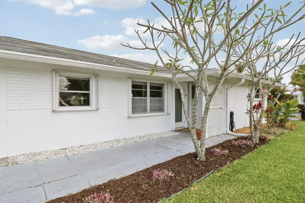1518 Summer Avenue Jupiter FL 33469
