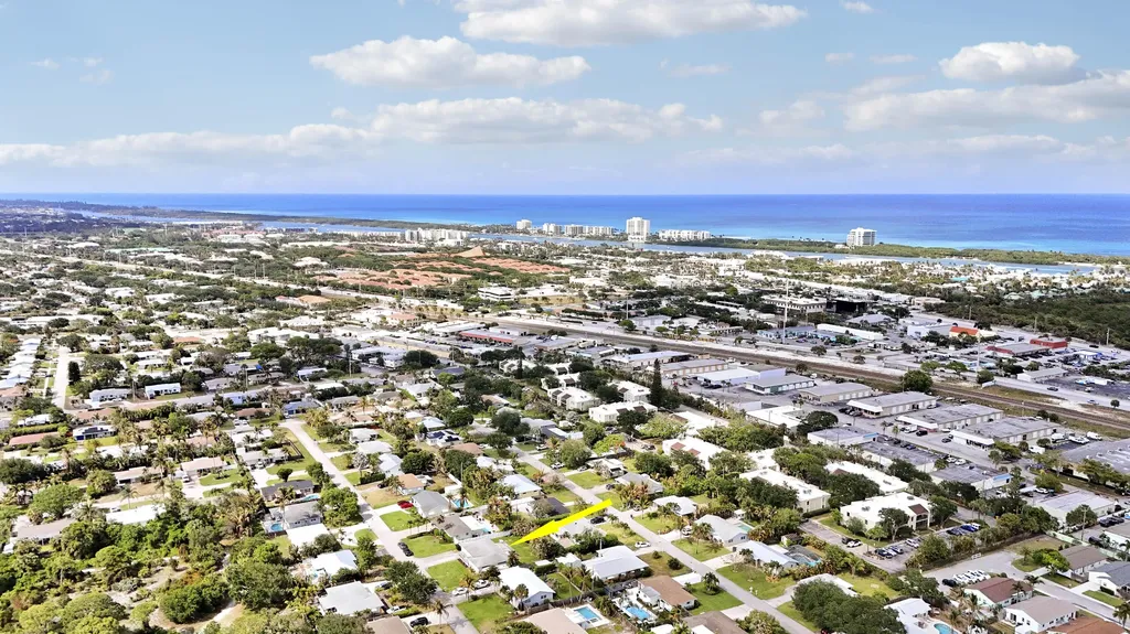 1518 Summer Avenue Jupiter FL 33469