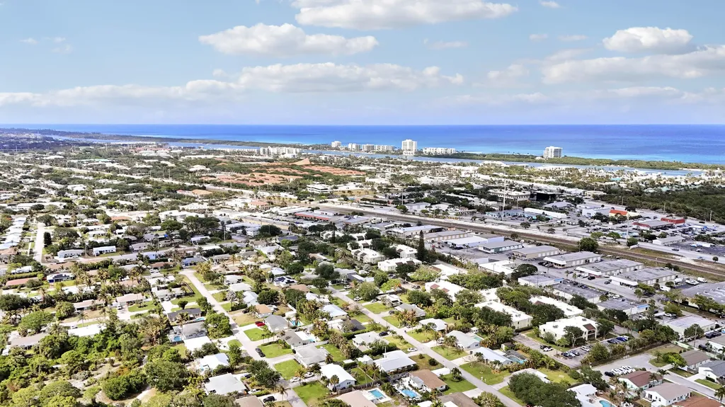 1518 Summer Avenue Jupiter FL 33469