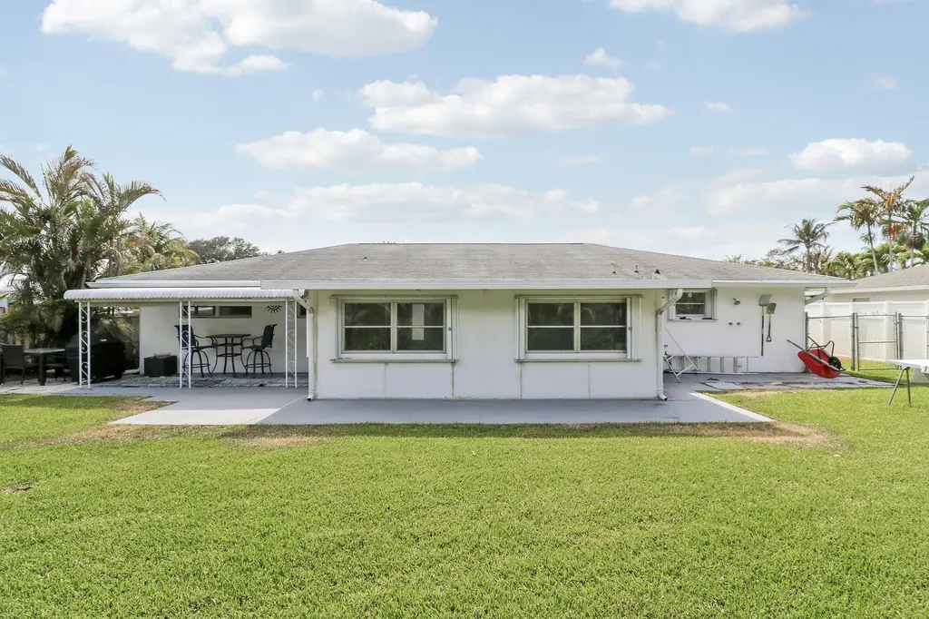 1518 Summer Avenue Jupiter FL 33469