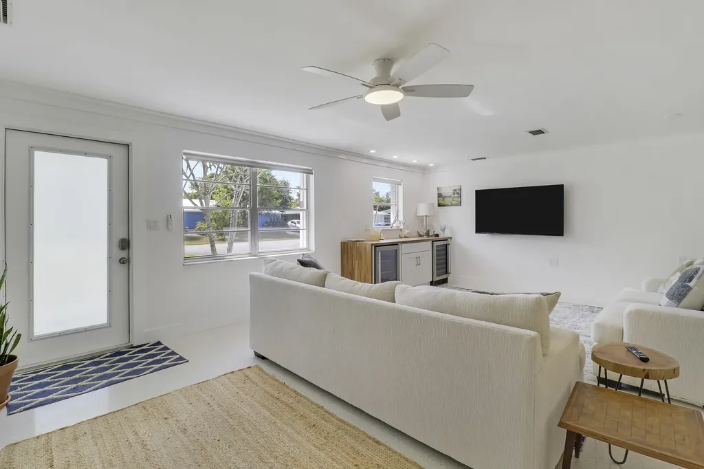 1518 Summer Avenue Jupiter FL 33469