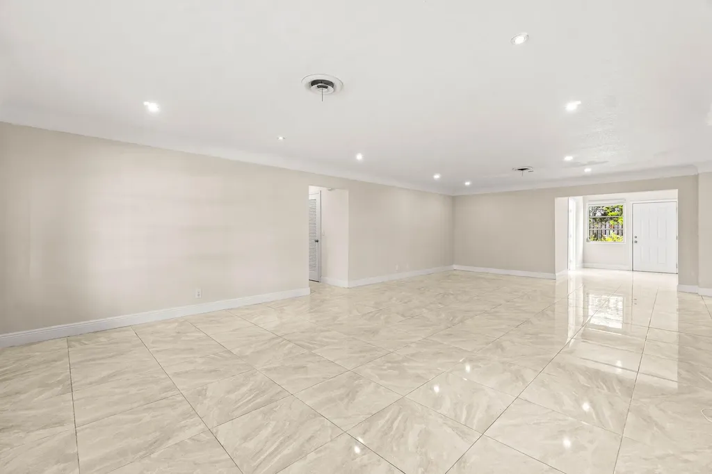 1290 SW 8th Street Boca Raton FL 33486