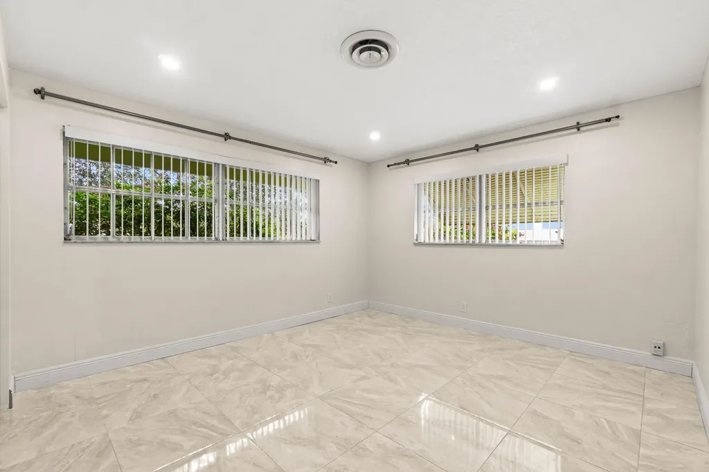 1290 SW 8th Street Boca Raton FL 33486