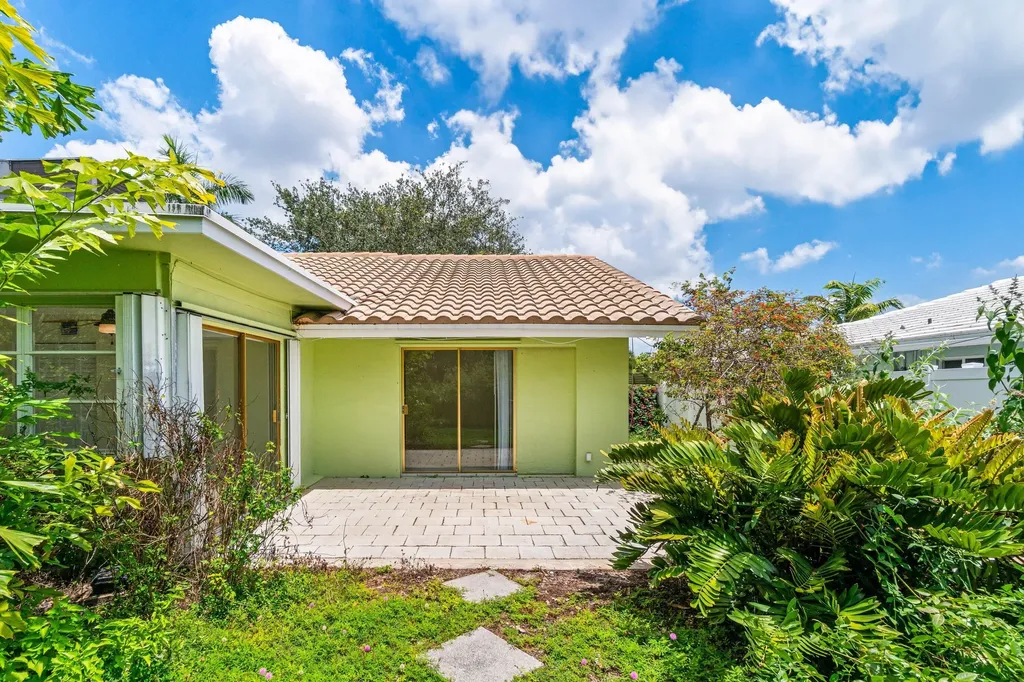 1290 SW 8th Street Boca Raton FL 33486