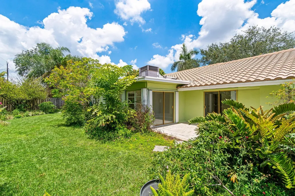 1290 SW 8th Street Boca Raton FL 33486