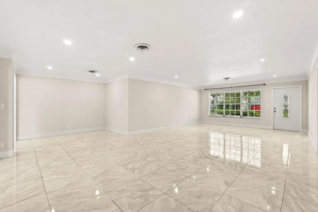 1290 SW 8th Street Boca Raton FL 33486