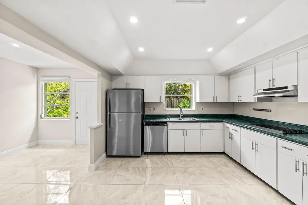1290 SW 8th Street Boca Raton FL 33486