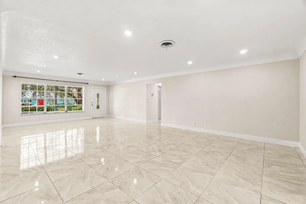 1290 SW 8th Street Boca Raton FL 33486