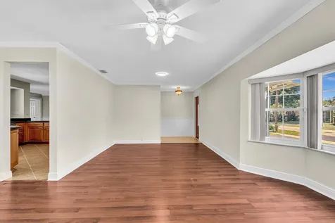 2411 NW 87th Avenue Sunrise FL 33322