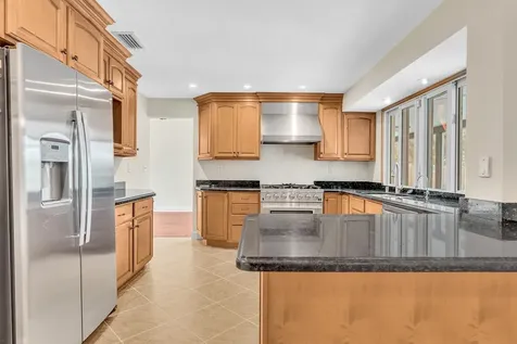 2411 NW 87th Avenue Sunrise FL 33322