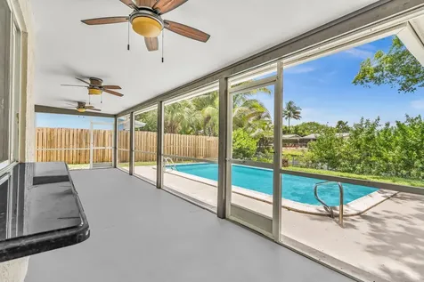2411 NW 87th Avenue Sunrise FL 33322