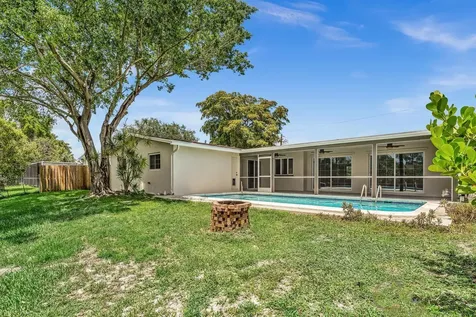 2411 NW 87th Avenue Sunrise FL 33322