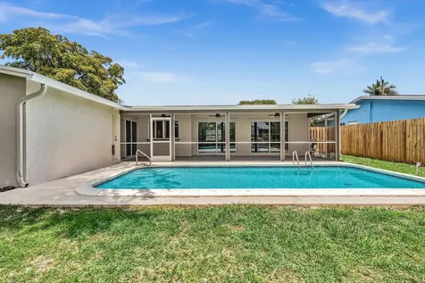 2411 NW 87th Avenue Sunrise FL 33322