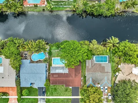 2411 NW 87th Avenue Sunrise FL 33322