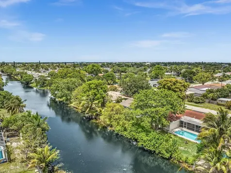 2411 NW 87th Avenue Sunrise FL 33322