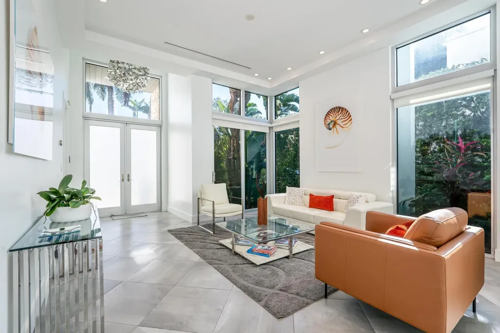 117 S Gordon Road Fort Lauderdale FL 33301