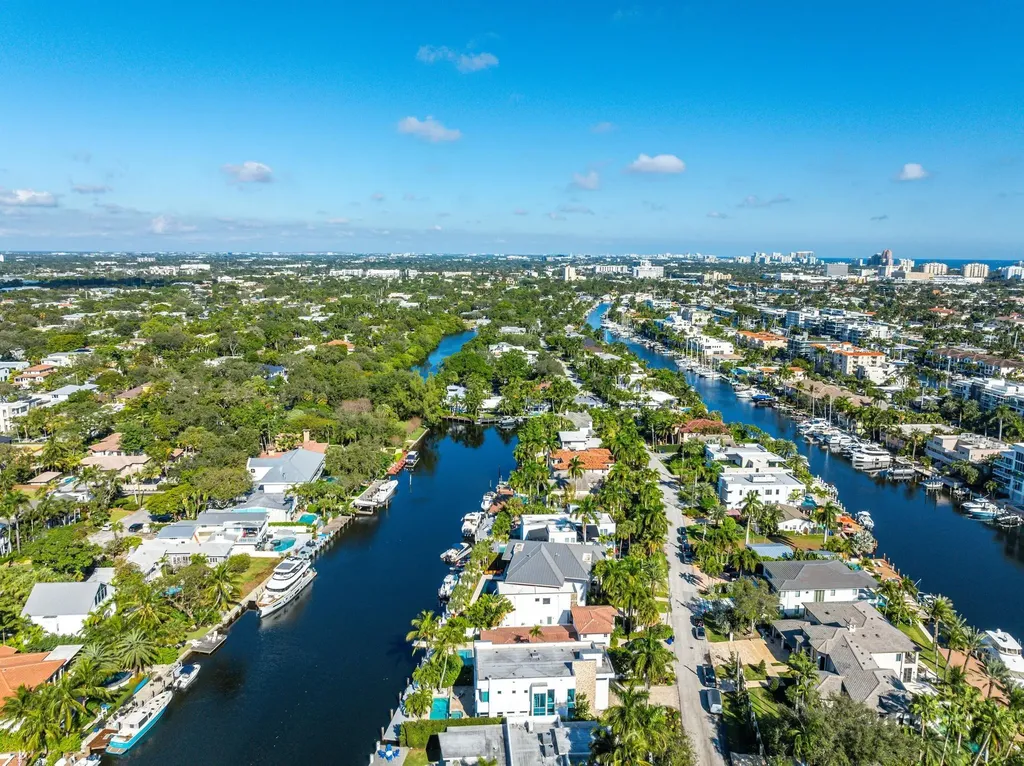 117 S Gordon Road Fort Lauderdale FL 33301