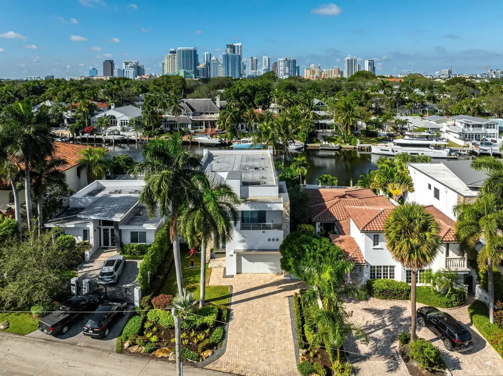 117 S Gordon Road Fort Lauderdale FL 33301