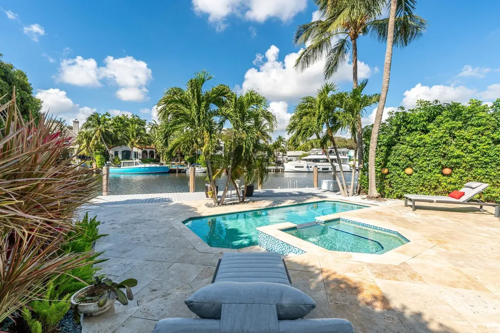 117 S Gordon Road Fort Lauderdale FL 33301