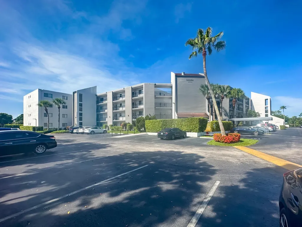 6850 10th Avenue N Greenacres FL 33467