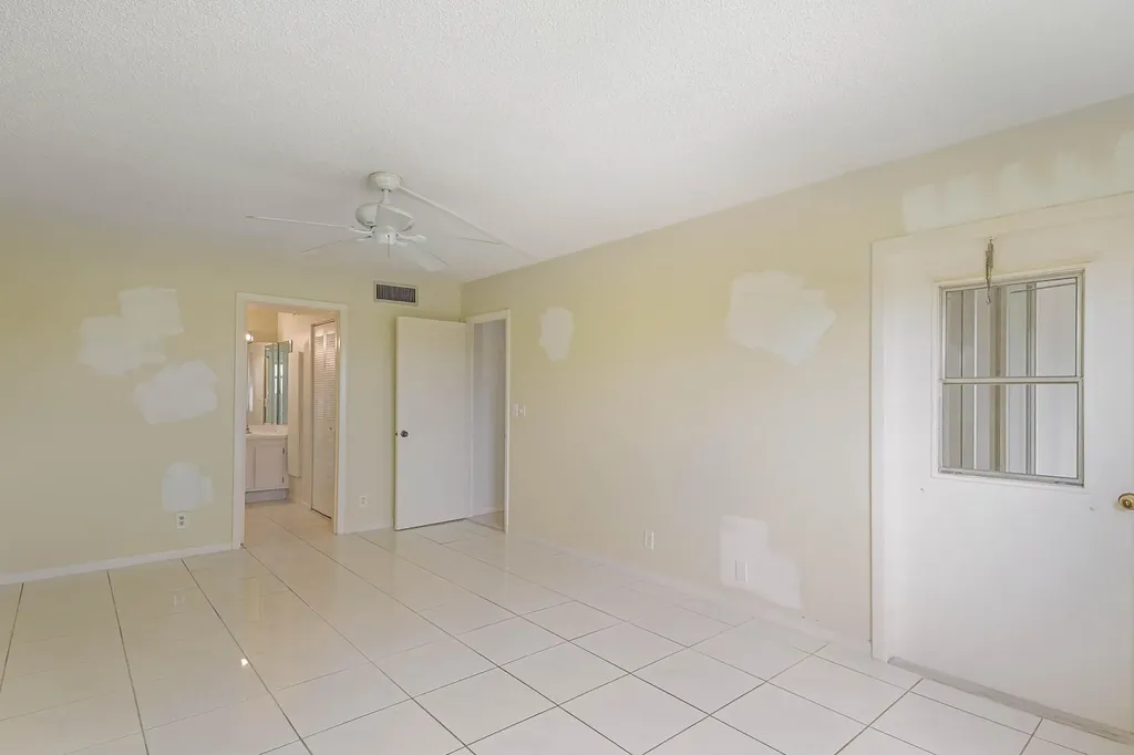 6850 10th Avenue N Greenacres FL 33467