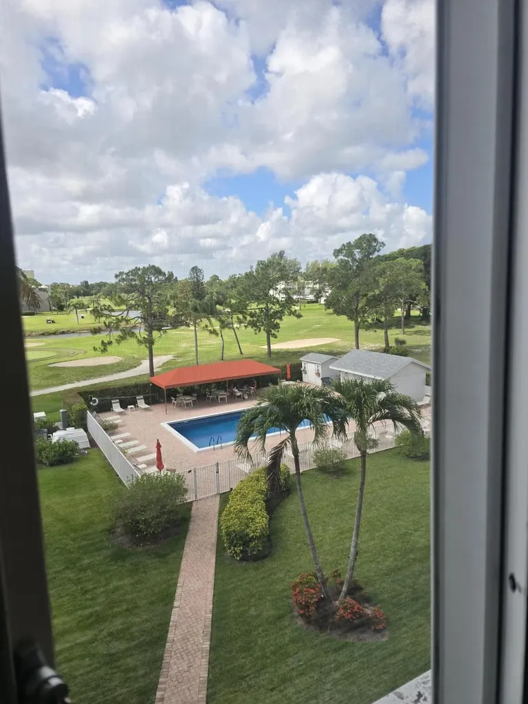 6850 10th Avenue N Greenacres FL 33467