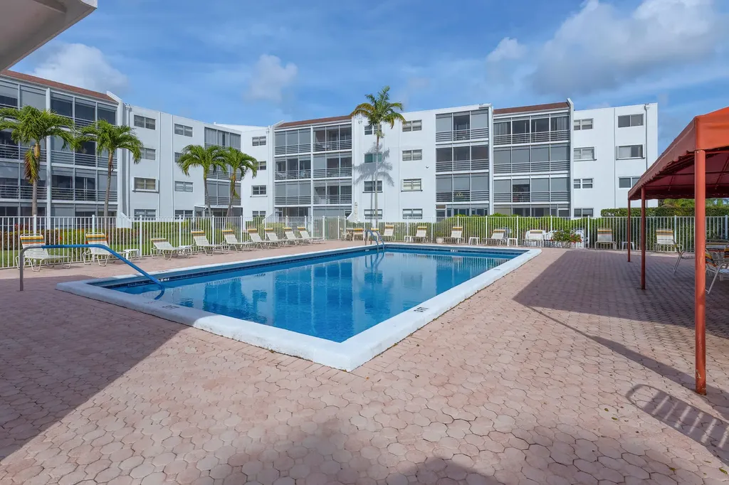 6850 10th Avenue N Greenacres FL 33467