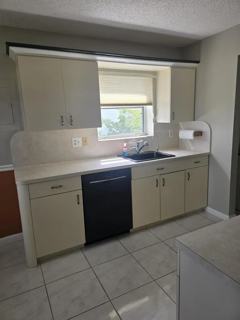 6850 10th Avenue N Greenacres FL 33467