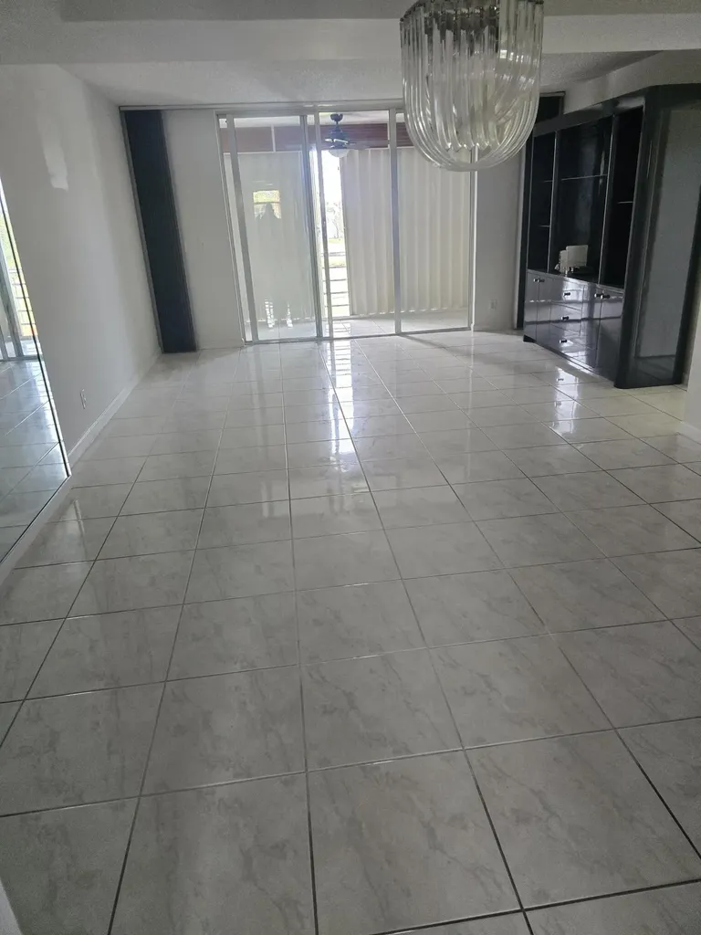 6850 10th Avenue N Greenacres FL 33467