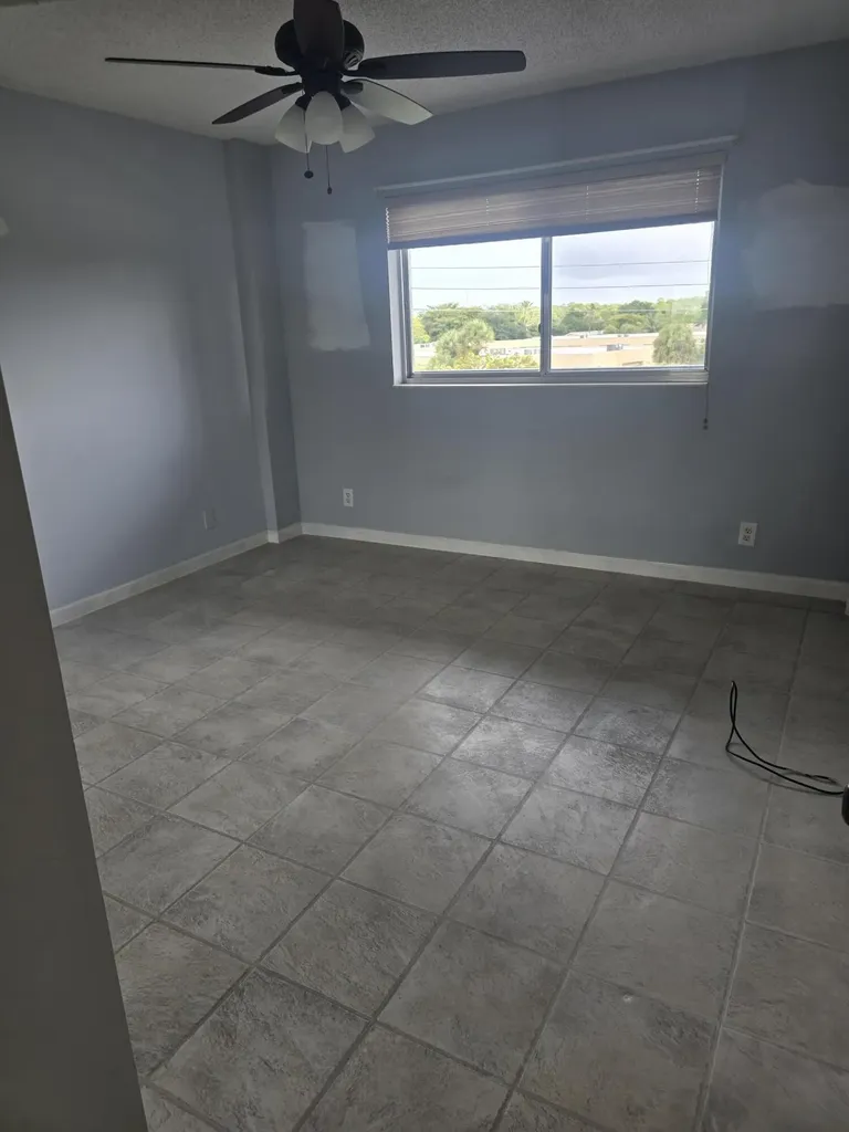 6850 10th Avenue N Greenacres FL 33467