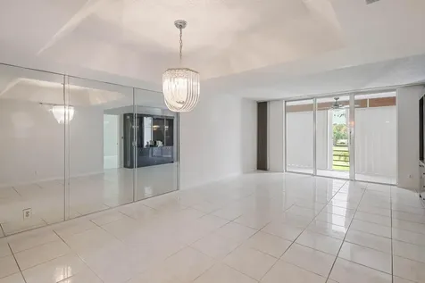 6850 10th Avenue N Greenacres FL 33467