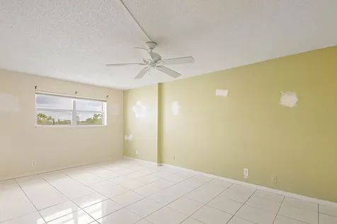 6850 10th Avenue N Greenacres FL 33467