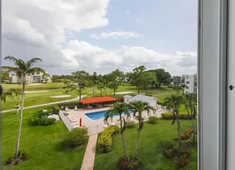 6850 10th Avenue N Greenacres FL 33467