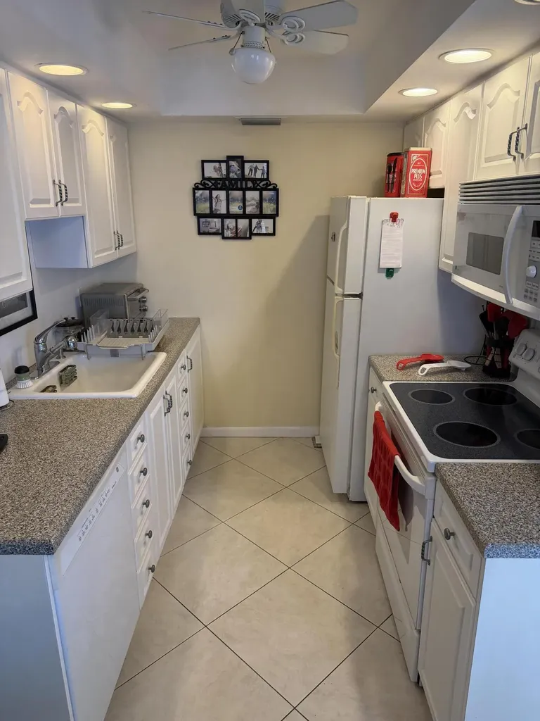 4042 Exeter C Boca Raton FL 33434