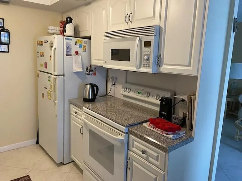 4042 Exeter C Boca Raton FL 33434