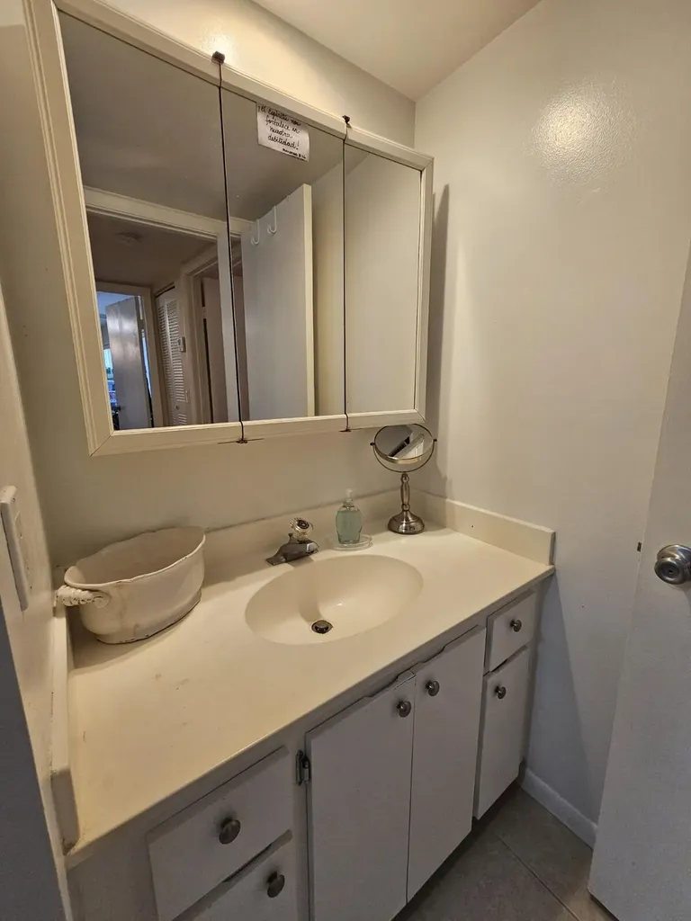 209 Charter Way West Palm Beach FL 33407
