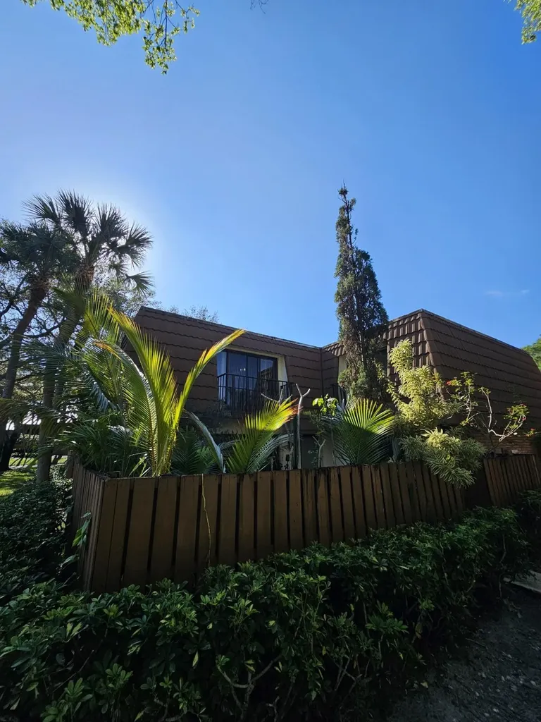 209 Charter Way West Palm Beach FL 33407