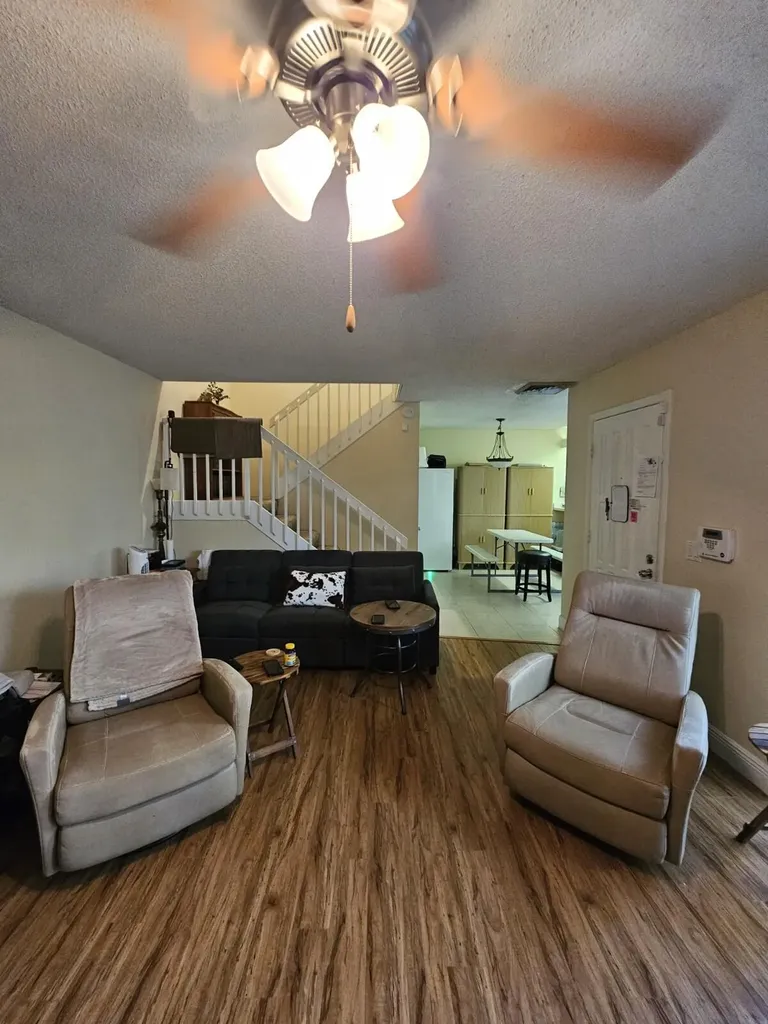 209 Charter Way West Palm Beach FL 33407