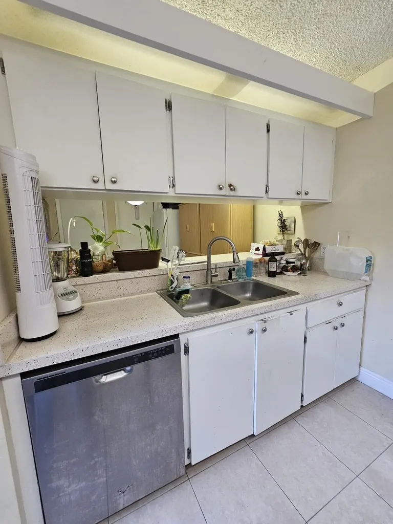 209 Charter Way West Palm Beach FL 33407