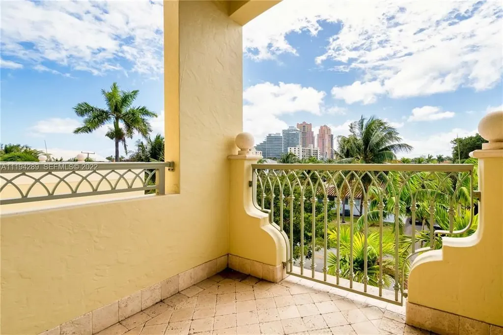 3121 NE 26th Street Fort Lauderdale FL 33305