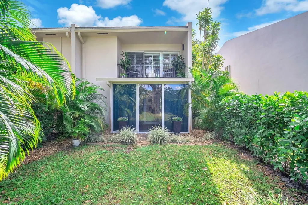 3073 N Palm Aire Drive Pompano Beach FL 33069