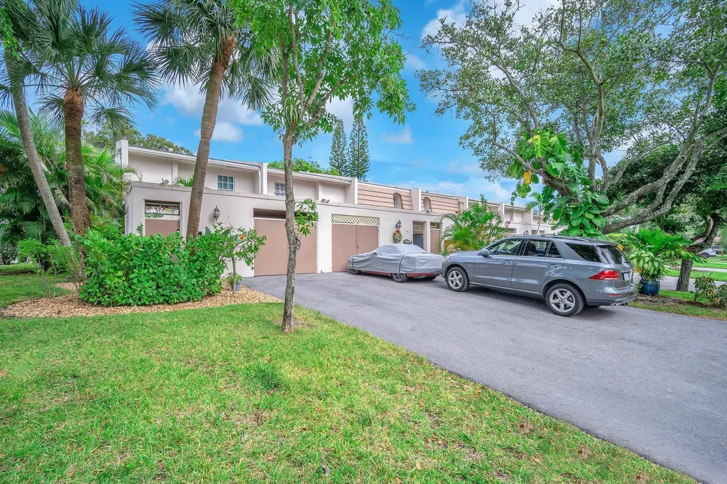 3073 N Palm Aire Drive Pompano Beach FL 33069