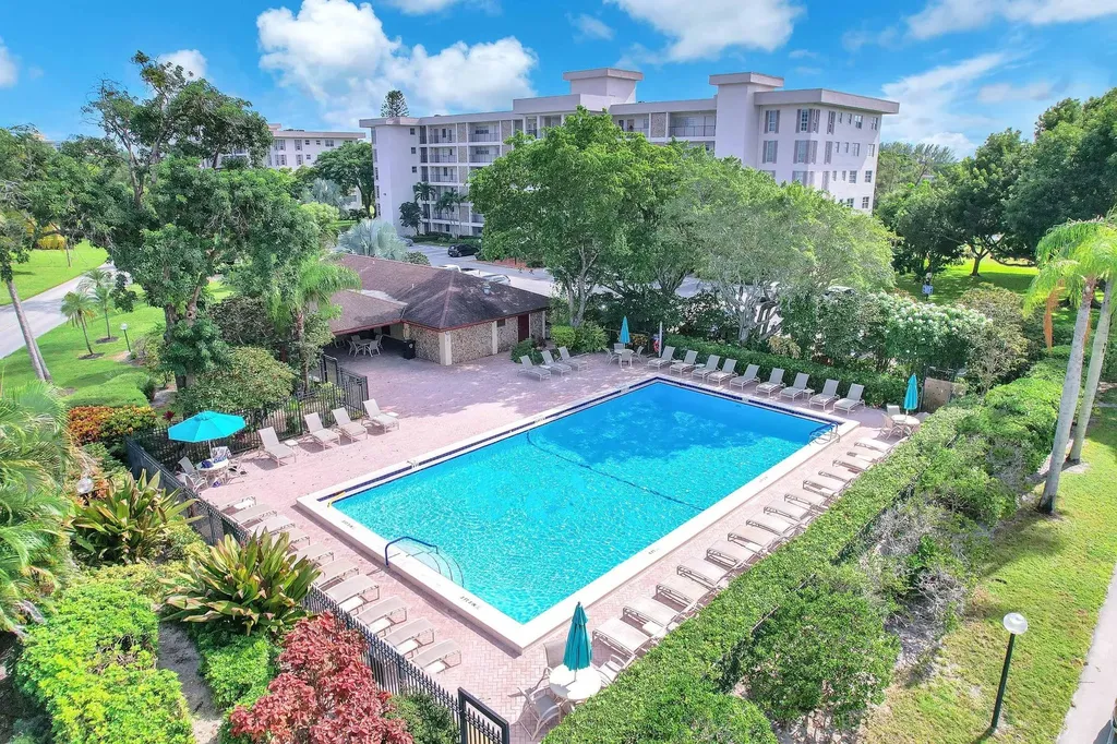 3073 N Palm Aire Drive Pompano Beach FL 33069