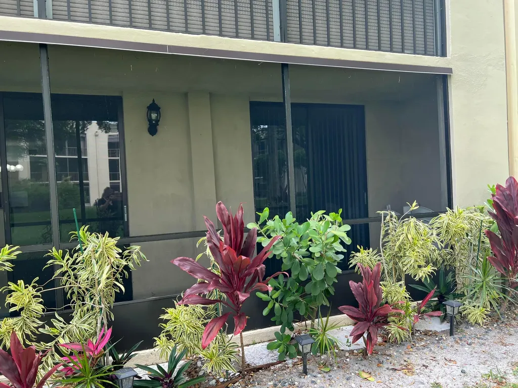 5220 Las Verdes Circle Delray Beach FL 33484