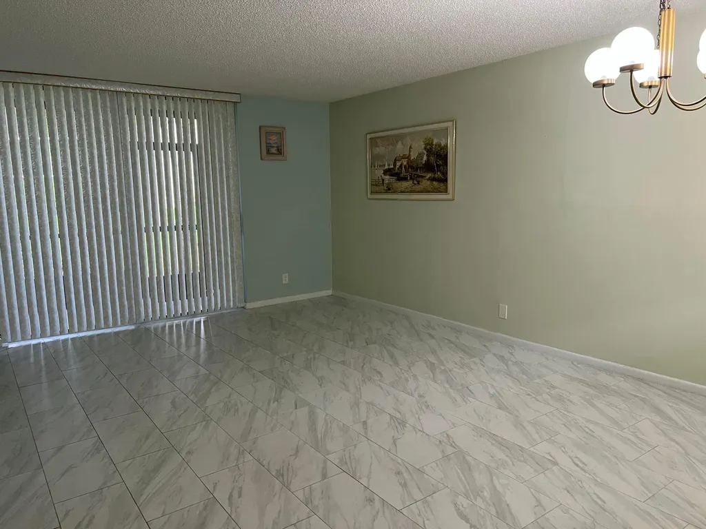5220 Las Verdes Circle Delray Beach FL 33484