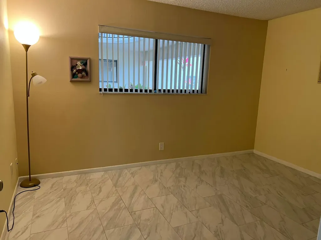 5220 Las Verdes Circle Delray Beach FL 33484