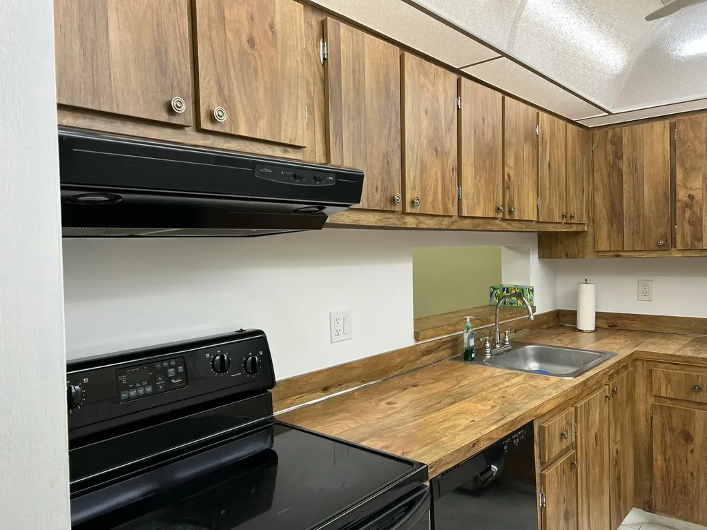 5220 Las Verdes Circle Delray Beach FL 33484