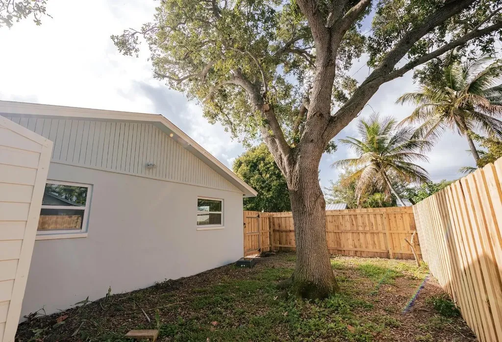 1867 Windsor Drive North Palm Beach FL 33408